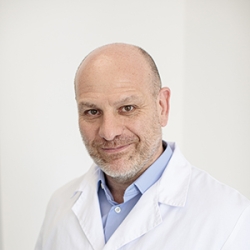 Dr. Esteban Navarro